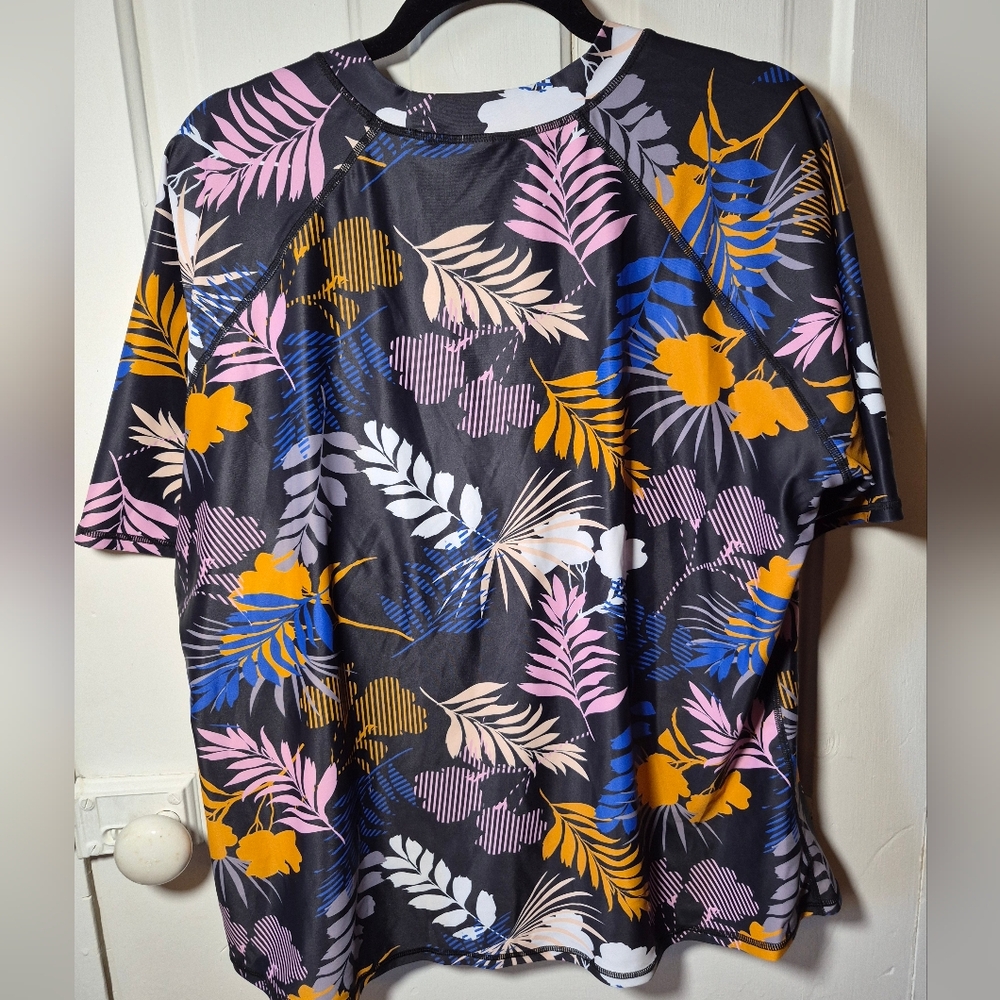 Halcurt Short Sleeve Rashguard Size 1x - Picture 2 of 3